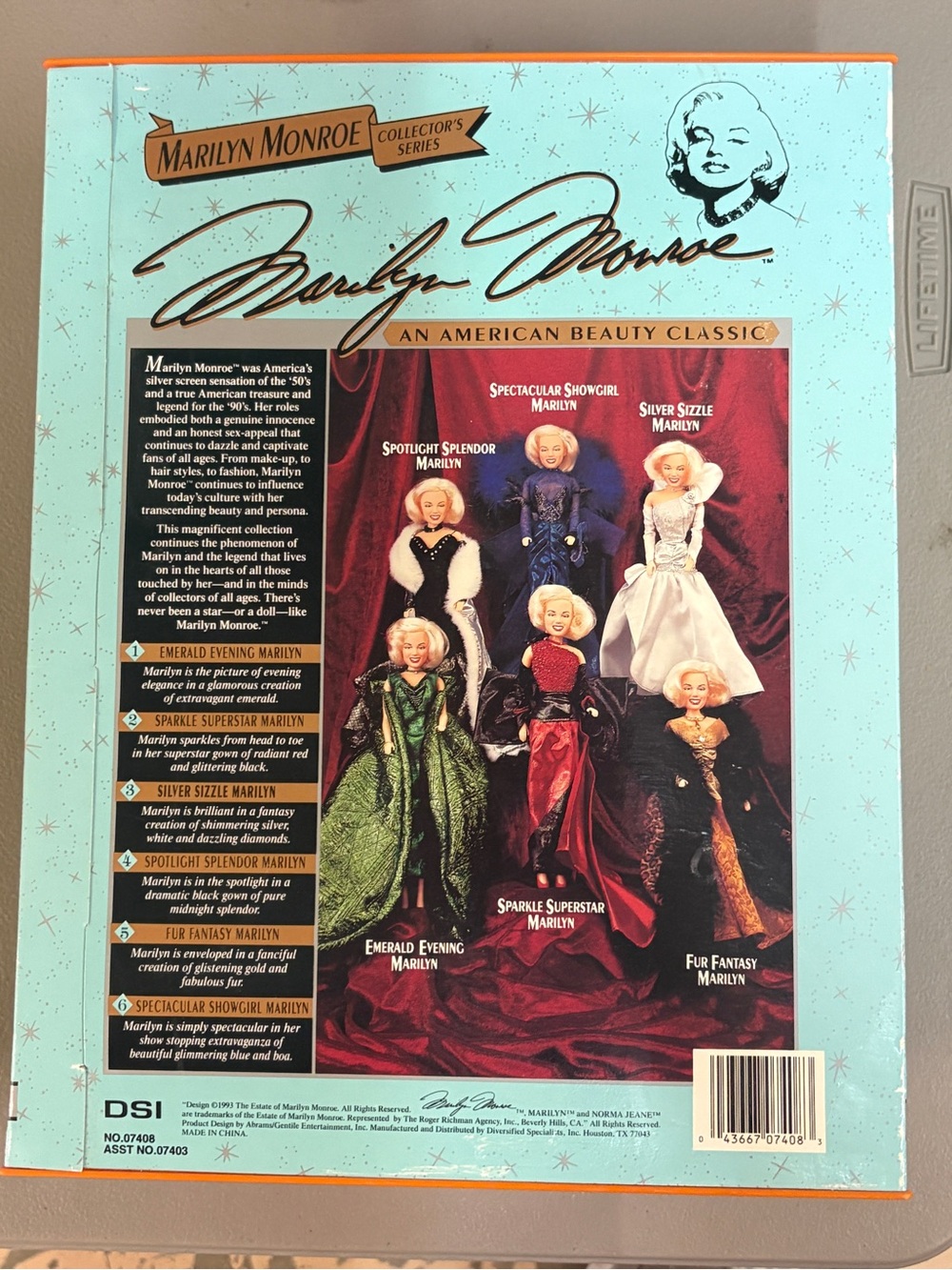 Marilyn Monroe Collector Doll Fur Fantasy Barbie - Picture 2 of 2